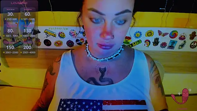 EllieOz online show from October 17, 5:04 pm