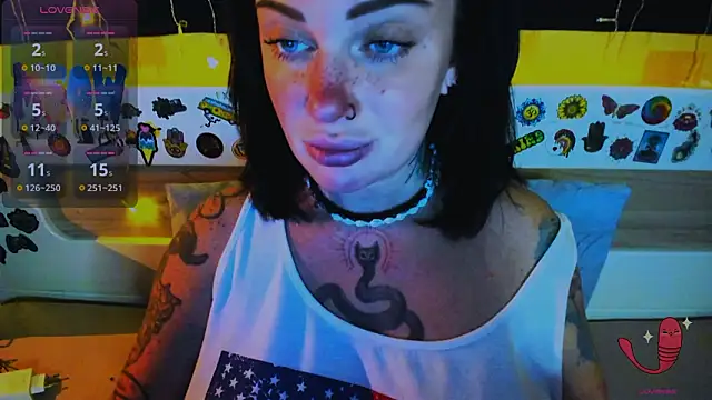 EllieOz online show from February 9, 4:00 pm