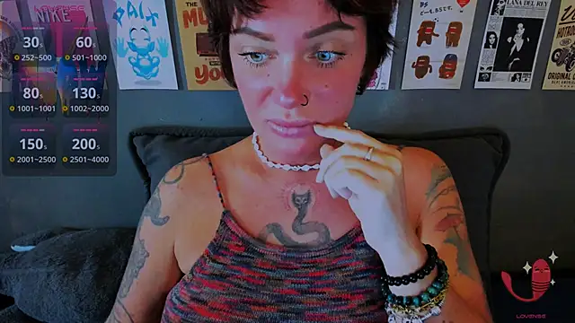 EllieOz online show from June 5, 1:50 pm