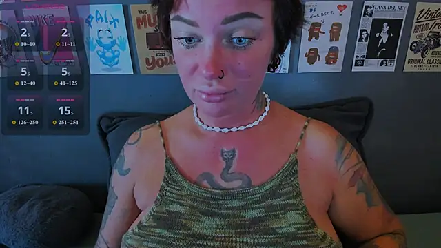 EllieOz online show from June 9, 5:02 pm