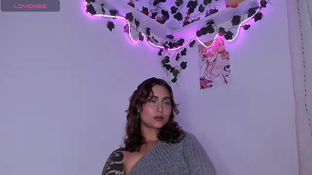 Violette-Ramirez01 online show from March 4, 11:11 pm