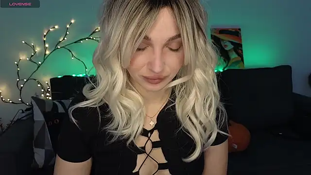 Snapshot of Yoda21 chatting on November 25, 9:31 am Yoda21 online show from November 25, 9:31 am