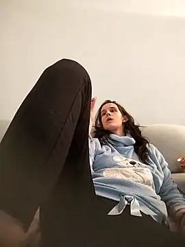 LauraBaby online show from October 8, 6:27 pm