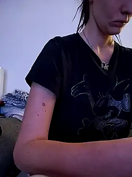 LauraBaby online show from November 12, 8:19 pm