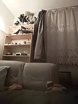 LauraBaby online show from February 3, 4:01 pm