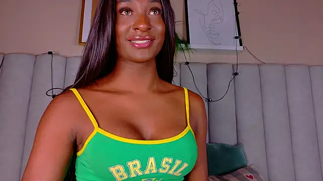 nahomi campbell online show from April 17, 8:45 pm