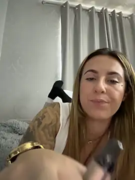 Snapshot of Miss_emilee chatting on October 28, 2:20 pm Miss emilee online show from October 28, 2:20 pm