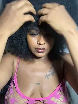 Snapshot of miss-jackson1 chatting on February 15, 4:36 am miss-jackson1 online show from February 15, 4:36 am