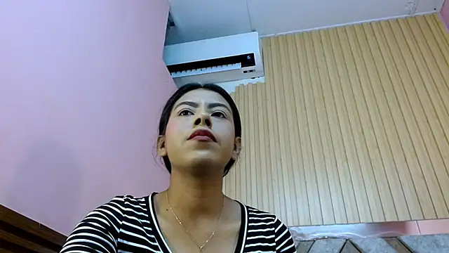 VeronicaRobles online show from October 30, 9:15 pm