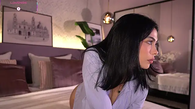 ElleDiane online show from November 25, 10:10 pm