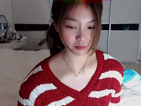 Snapshot of -Lucky_Girl chatting on December 17, 3:28 pm -Lucky Girl online show from December 17, 3:28 pm