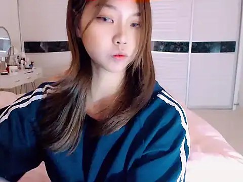 Snapshot of -Lucky_Girl chatting on December 21, 5:03 am -Lucky Girl online show from December 21, 5:03 am