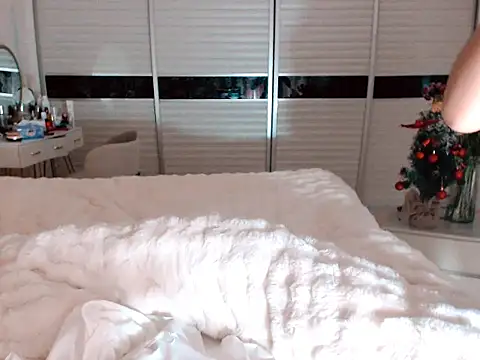Snapshot of -Lucky_Girl chatting on December 23, 11:47 am -Lucky Girl online show from December 23, 11:47 am
