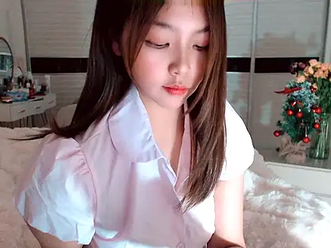 Snapshot of -Lucky_Girl chatting on December 23, 2:50 pm -Lucky Girl online show from December 23, 2:50 pm