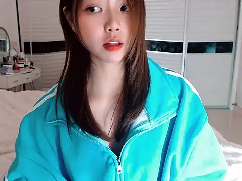 Snapshot of -Lucky_Girl chatting on December 26, 5:37 am -Lucky Girl online show from December 26, 5:37 am