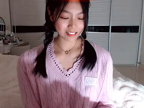 Snapshot of -Lucky_Girl chatting on January 4, 9:43 am -Lucky Girl online show from January 4, 9:43 am