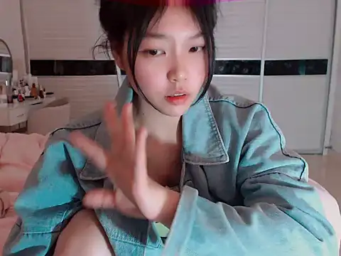 Snapshot of -Lucky_Girl chatting on January 9, 5:02 am -Lucky Girl online show from January 9, 5:02 am