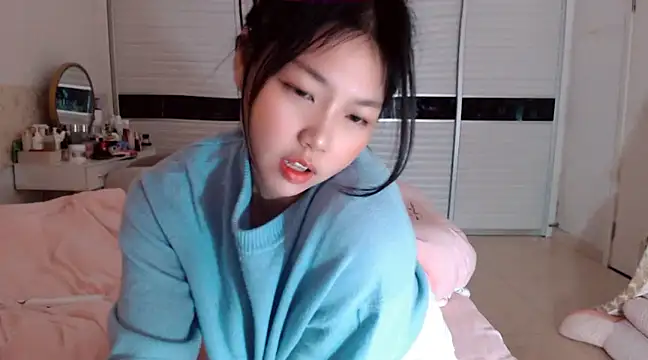Snapshot of -Lucky_Girl chatting on January 12, 2:14 am -Lucky Girl online show from January 12, 2:14 am