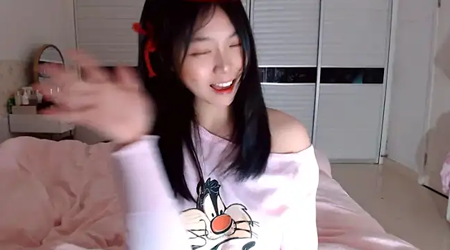 Snapshot of -Lucky_Girl chatting on January 13, 11:19 am -Lucky Girl online show from January 13, 11:19 am