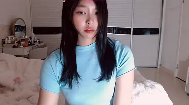 Snapshot of -Lucky_Girl chatting on January 24, 2:08 pm -Lucky Girl online show from January 24, 2:08 pm