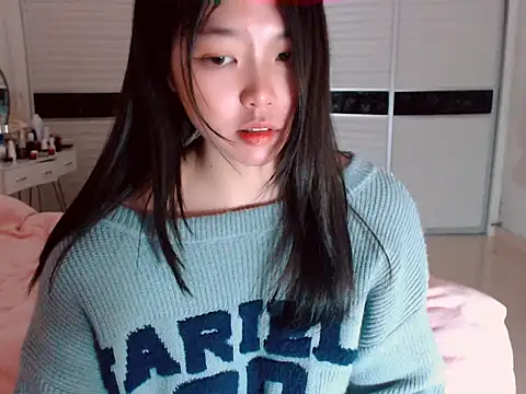 Snapshot of -Lucky_Girl chatting on February 8, 11:33 am -Lucky Girl online show from February 8, 11:33 am