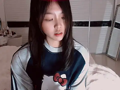 Snapshot of -Lucky_Girl chatting on February 12, 11:40 am -Lucky Girl online show from February 12, 11:40 am