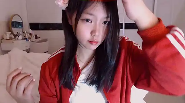 Snapshot of -Lucky_Girl chatting on February 16, 5:37 am -Lucky Girl online show from February 16, 5:37 am