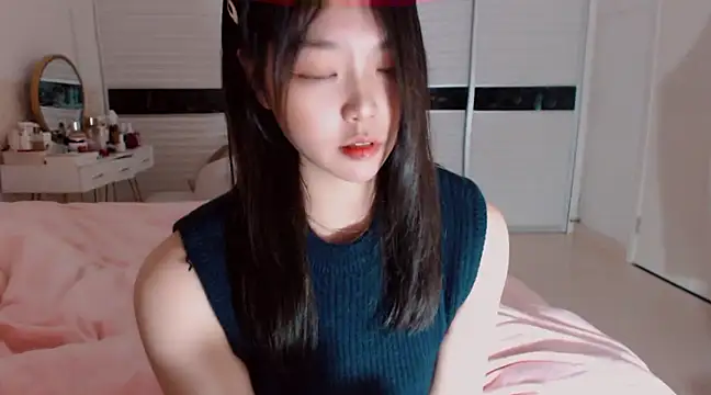 Snapshot of -Lucky_Girl chatting on February 20, 11:42 am -Lucky Girl online show from February 20, 11:42 am
