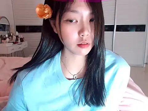 Snapshot of -Lucky_Girl chatting on February 21, 11:22 am -Lucky Girl online show from February 21, 11:22 am