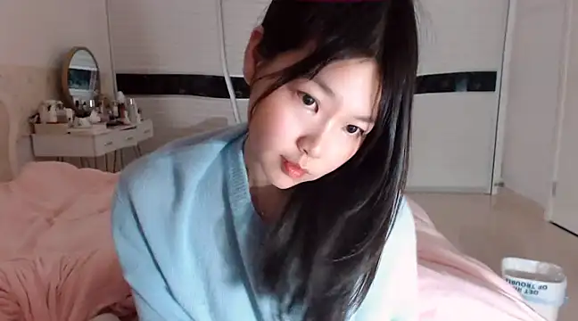 Snapshot of -Lucky_Girl chatting on February 21, 2:27 pm -Lucky Girl online show from February 21, 2:27 pm