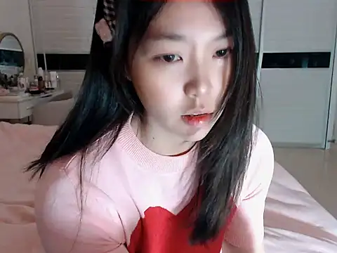 Snapshot of -Lucky_Girl chatting on February 24, 1:24 am -Lucky Girl online show from February 24, 1:24 am