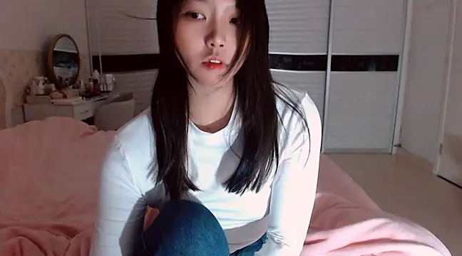 Snapshot of -Lucky_Girl chatting on February 24, 11:54 am -Lucky Girl online show from February 24, 11:54 am