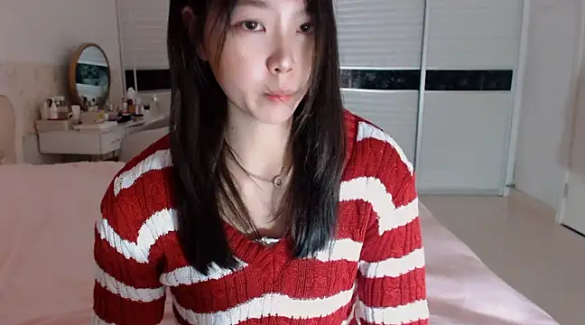 Snapshot of -Lucky_Girl chatting on February 25, 12:14 am -Lucky Girl online show from February 25, 12:14 am