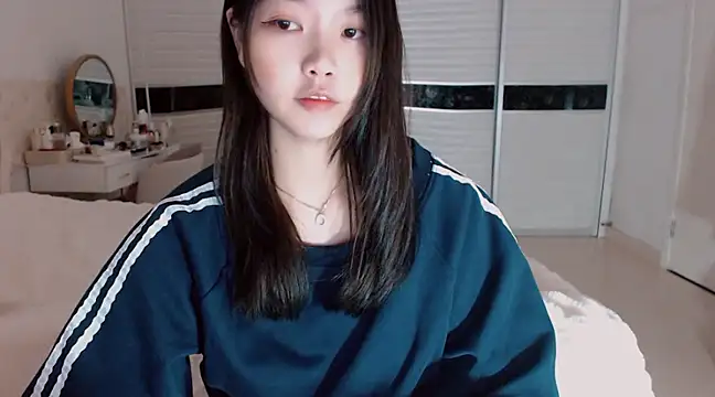 Snapshot of -Lucky_Girl chatting on March 2, 1:04 am -Lucky Girl online show from March 2, 1:04 am
