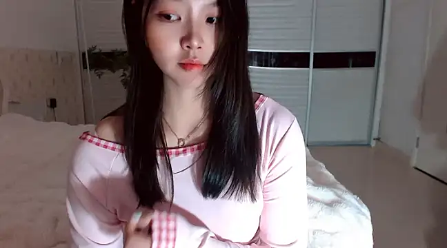 Snapshot of -Lucky_Girl chatting on March 3, 1:53 am -Lucky Girl online show from March 3, 1:53 am