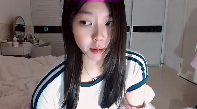 Snapshot of -Lucky_Girl chatting on March 5, 12:00 pm -Lucky Girl online show from March 5, 12:00 pm
