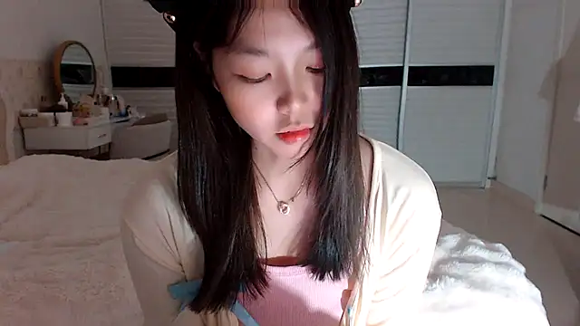 Snapshot of -Lucky_Girl chatting on March 7, 12:12 pm -Lucky Girl online show from March 7, 12:12 pm