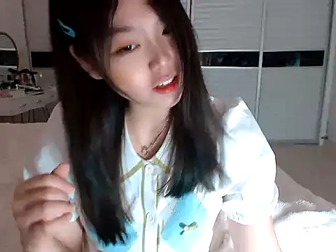 Snapshot of -Lucky_Girl chatting on March 11, 12:44 am -Lucky Girl online show from March 11, 12:44 am