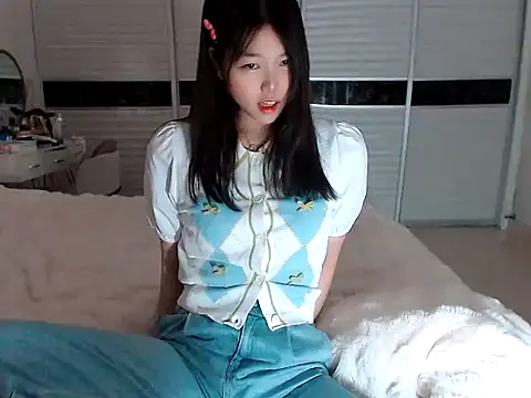 Snapshot of -Lucky_Girl chatting on March 11, 12:06 pm -Lucky Girl online show from March 11, 12:06 pm