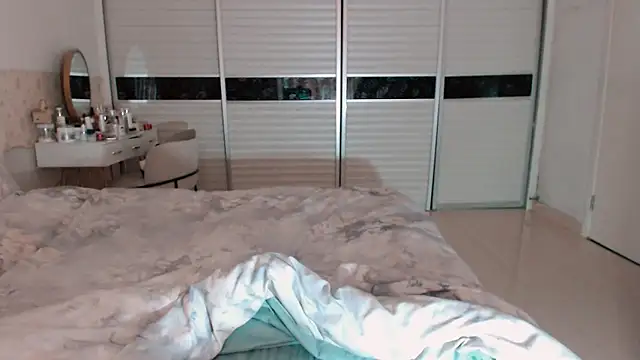 -Lucky Girl online show from November 8, 2:01 am