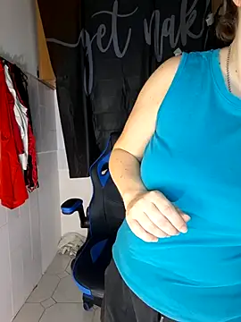 Jassiundich2 online show from December 4, 7:44 pm