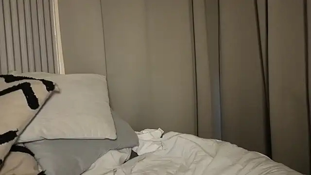 Snapshot of Sweetninaaa chatting on October 17, 2:52 pm Sweetninaaa online show from October 17, 2:52 pm