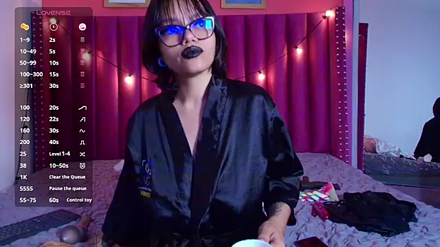 shybutdirtygirrll online show from January 31, 10:42 pm