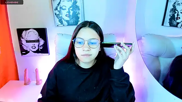 SamanthaRoldaan online show from March 24, 3:28 pm