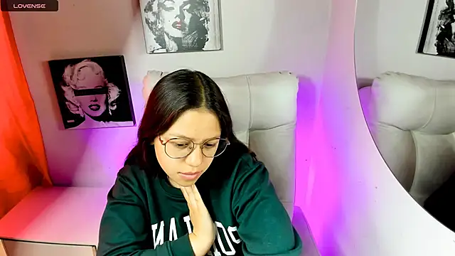 SamanthaRoldaan online show from April 14, 2:56 pm