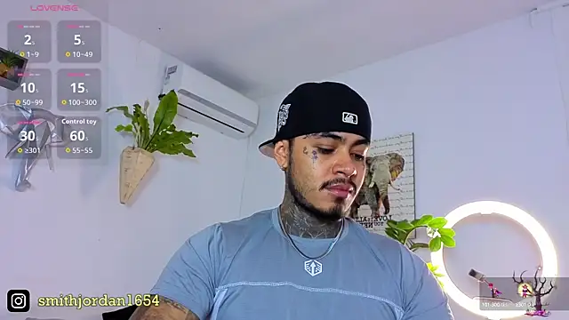 JordanSmiith  online show from October 10, 9:14 pm