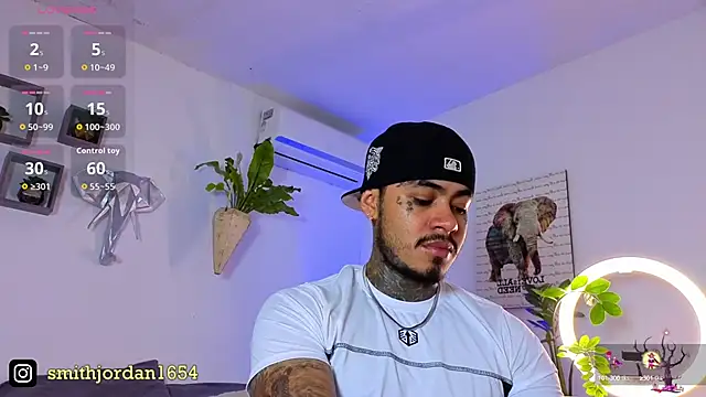 JordanSmiith  online show from October 11, 8:40 pm