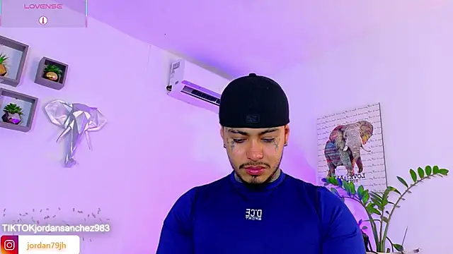JordanSmiith  online show from May 23, 10:25 pm