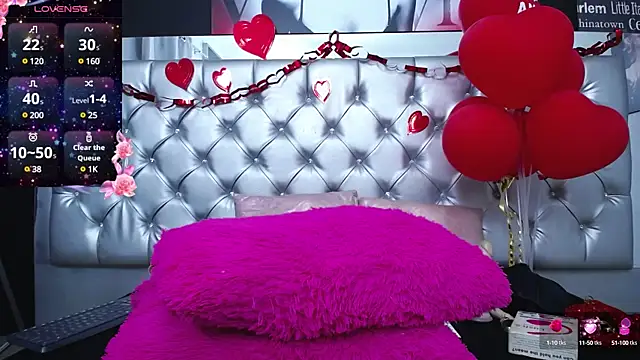 Snapshot of _nicolehotshemale chatting on February 12, 12:48 am nicolehotshemale online show from February 12, 12:48 am