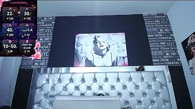 Snapshot of _nicolehotshemale chatting on March 7, 12:37 am nicolehotshemale online show from March 7, 12:37 am